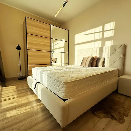 Cozy Getaway - Near Airport Appartement