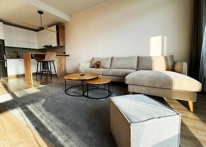 Cozy Getaway - Near Airport *